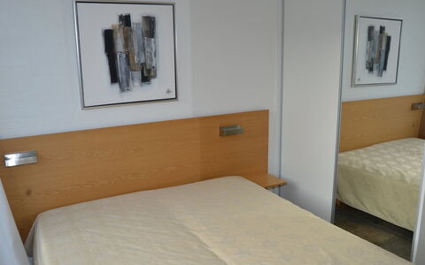 Sophy - 2Km from the Sea: Cama, Habitación, Madera, Suelo, Piso, Diseño De Interiores, Sábana, Lecho, Mueble, Marco De La Cama