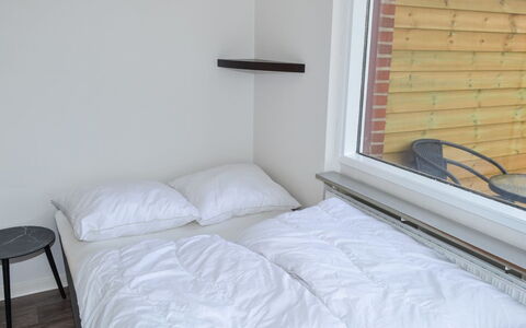 Annicka - 5Km from the Sea: Mueble, Diseño De Interiores, Piso, Madera, Suelo, Techo, Suelos De Madera, Silla, Mesa, Encendiendo