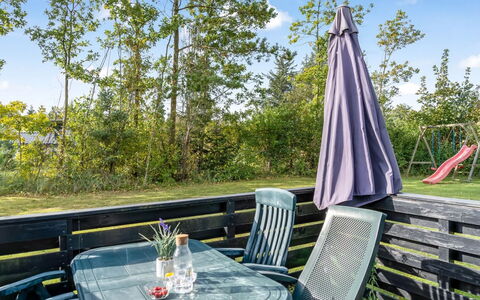 Karelia - 800M from the Sea: Piscina, Mueble Para Exteriores, Mueble, Recurso, Losa, Eco Hotel, Sombra, Silla, Ocio, Inmuebles