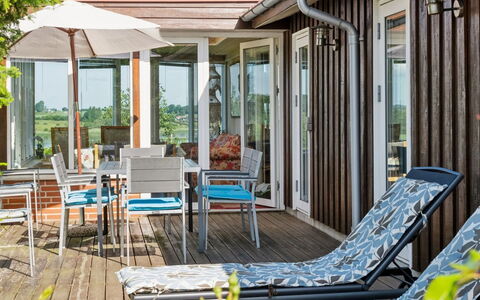 Eleana - 300M to the Fjord: Madera, Techo, Arquitectura, Casa, Casa, Cabaña, Vía Muerta, Madera Dura, Pendiente, Inmuebles