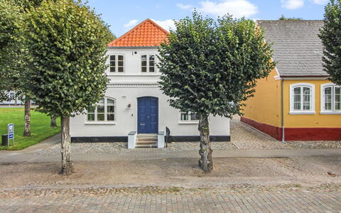 Reeta - 32Km from the Sea: Techo, Casa, El Terreno Del Lote, Casa, Cabaña, Inmuebles, Edificios Del Jardín, Sombra, Cuarto De Troncos, Paisajismo