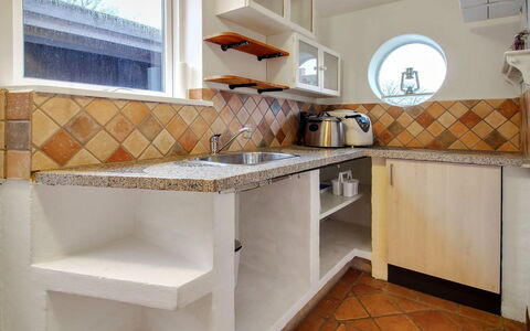 Claudia: Cocina, Mostrador, Diseño De Interiores, Piso, Madera, Electrodoméstico, Aparato De Cocina, Suelo, Habitación, Loseta
