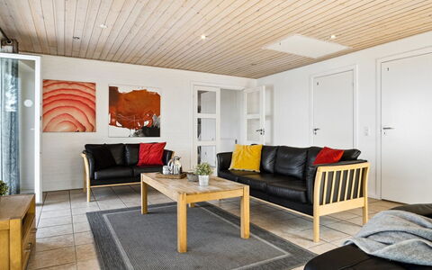 Stefania - 700M from the Sea: Mueble, Diseño De Interiores, Piso, Suelo, Madera, Techo, Sofá, Suelos De Madera, Habitación, Sala