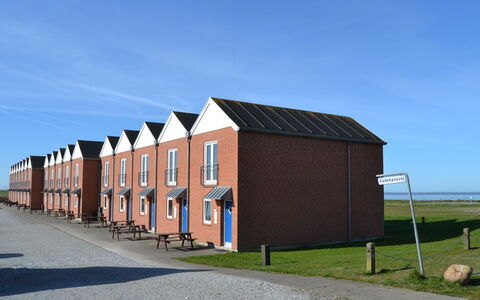 Arngerus: Barrio Residencial, Techo, Suburbio, Entrada De Coches, Inmuebles, Tubo De Lámpara