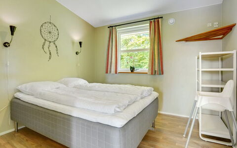Aletta - 25Km from the Sea: Diseño De Interiores, Mueble, Cama, Pared, Habitación, Madera, Suelo, Piso, Techo, Lecho
