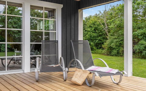 Adelia - 850M to the Fjord: Madera, Mueble, Porche, Mueble Para Exteriores, Piso, Silla, Suelo, Suelos De Madera, Puerta, Madera Dura