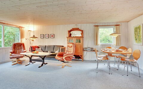 Leny - 450M to the Fjord: Mueble, Diseño De Interiores, Madera, Techo, Piso, Suelo, Silla, Lámpara, Habitación, Sala