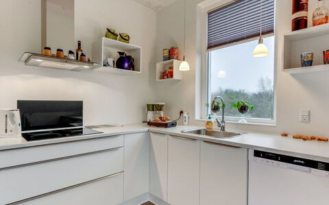 Timotej - 75M to the Fjord: Aparato De Cocina, Cocina, Mostrador, Diseño De Interiores, Electrodoméstico, Gabinetes, Electrodoméstico, Pared, Techo, Mueble
