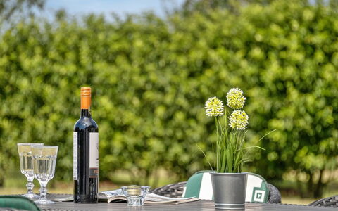 Timotej - 75M to the Fjord: Vajilla, Drinkware, Botella, Mesa, Mueble, Vino, Utensilios Para Servir, Barware