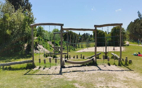 Heide - 750M to the Fjord: Espacio Publico, Recreación, Parque, Jardín, Equipo De Juego Exterior, Paisajismo, Patio De Recreo, Cerca