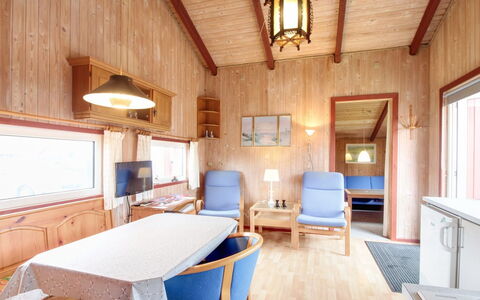 Annik - 980M to the Fjord: Mueble, Diseño De Interiores, Piso, Madera, Suelo, Techo, Suelos De Madera, Silla, Mesa, Encendiendo