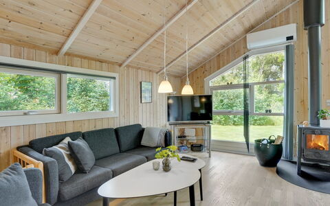 Jarik - 1.2Km to the Fjord: Mueble, Diseño De Interiores, Piso, Madera, Suelo, Techo, Suelos De Madera, Silla, Mesa, Encendiendo