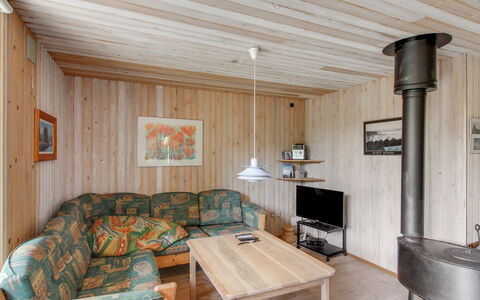 Jaane - 650M to the Fjord: Madera, Techo, Piso, Suelo, Diseño De Interiores, Mueble, Habitación, Madera Dura, Manchas De Madera, Tablón