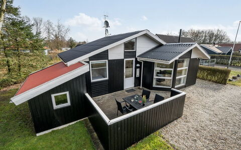 Marten - 1.2Km to the Fjord: Mueble, Diseño De Interiores, Piso, Madera, Suelo, Techo, Suelos De Madera, Silla, Mesa, Encendiendo