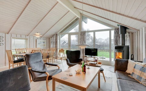 Clarina - 800M to the Fjord: Madera, Techo, Diseño De Interiores, Casa, Mueble, Cabaña, Sala, Habitación, Silla, Madera Dura