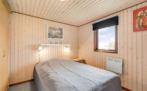 Hoghni - 850M to the Fjord: Habitación, Madera, Cama, Suelo, Techo, Piso, Sábana, Diseño De Interiores, Habitación, Lecho