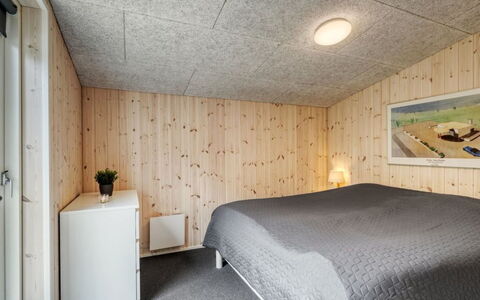Gustaf - 400M to the Fjord: Pared, Madera, Techo, Diseño De Interiores, Piso, Suelo, Habitación, Habitación, Mueble, Cama