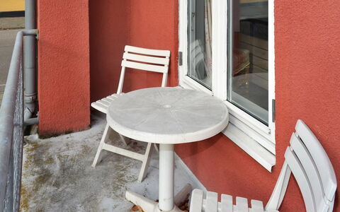 Esja - 22Km from the Sea: Mueble, Silla, Mueble Para Exteriores, Mesa, Diseño De Interiores, Suelo, Naranja, Manchas De Madera, Mesa Al Aire Libre, Mesa De Café
