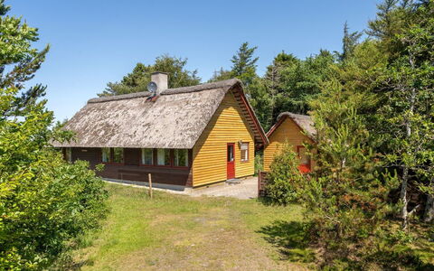 Ingeborg - 100M to the Fjord: Techo, Casa, Casa, Cabaña, Vía Muerta, Inmuebles, Entrada De Coches, Edificios Del Jardín, Yarda, Cobertizo