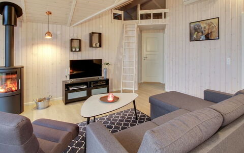 Gertrude - 1.1Km to the Fjord: Piso, Diseño De Interiores, Suelo, Madera, Techo, Sala, Suelos De Madera, Habitación, Mueble, Sofá