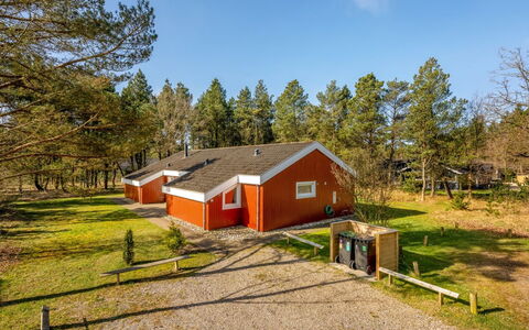 Luciane - 2.5Km from the Sea: Cabaña, Patio Interior, Yarda, Edificios Del Jardín, Cobertizo, Vía Muerta, Mueble Para Exteriores, Cuarto De Troncos, Estructura Al Aire Libre, Choza