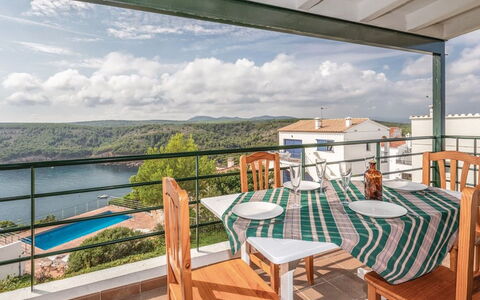 Mirador: Agua, Cielo, Planta, Nube, Edificio, Propiedad, Piscina, Ventana, Azur, Cuerpo De Agua