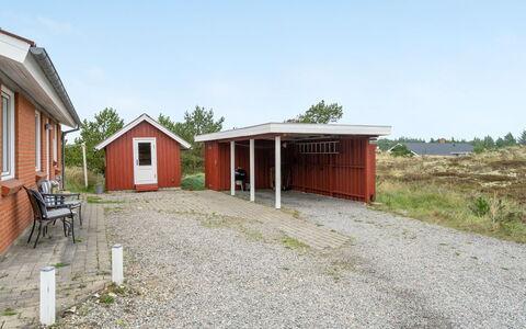 Lisemarie - 800M from the Sea: Madera, Techo, Arquitectura, Casa, Casa, Cabaña, Vía Muerta, Madera Dura, Pendiente, Inmuebles