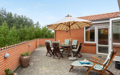 Lisemarie - 800M from the Sea