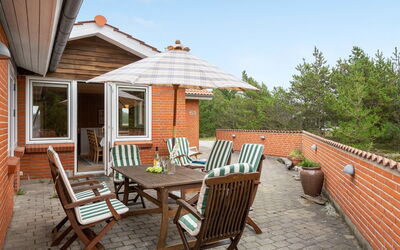Lisemarie - 800M from the Sea