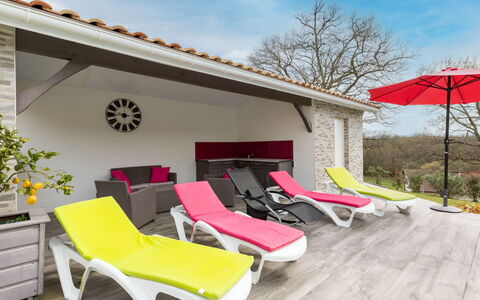 Lesgau: Nube, Cielo, Propiedad, Edificio, Mueble, Planta, Comodidad, Diseño De Interiores, Sombra, Mueble Para Exteriores