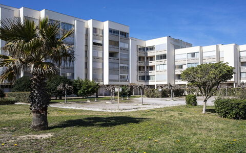 Port Saint Ange: Piscina, Barrio Residencial, Diseño Urbano, Asentamientos Humanos, Casa, Inmuebles, Departamento, Recurso, Condominio, Hacienda