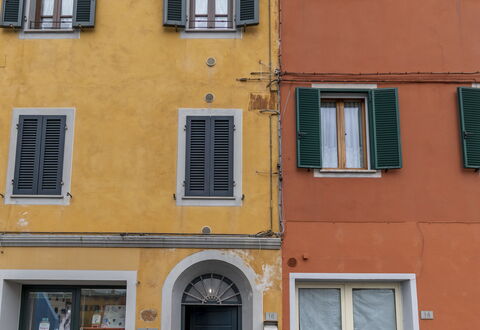Il Borgo Apartment: Ventana, Edificio, Puerta, Barrio, Pared, Propiedad Material, Barrio Residencial, Fachada, Diseño Urbano