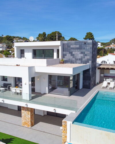 La Haya: Agua, Planta, Propiedad, Edificio, Piscina, Cielo, Azur, Verde, Naturaleza, Árbol