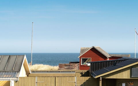 Alvilde - 100M from the Sea: Mueble, Diseño De Interiores, Piso, Madera, Suelo, Techo, Suelos De Madera, Silla, Mesa, Encendiendo