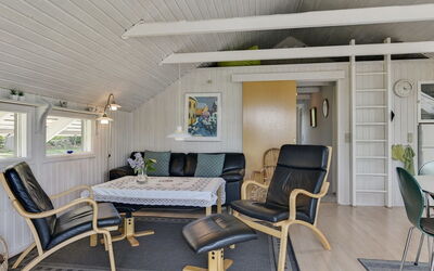 Herbert - 1Km from the Sea