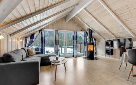 Hailka: Madera, Diseño De Interiores, Techo, Piso, Suelos De Madera, Casa, Sala, Suelo, Mueble, Habitación