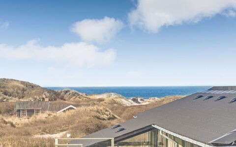 Ritha - 350M from the Sea: Madera, Techo, Arquitectura, Casa, Casa, Cabaña, Vía Muerta, Madera Dura, Pendiente, Inmuebles