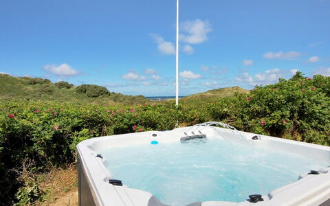 Ejvind - 100M from the Sea: Ocio, Jacuzzi, Arreglo De Tubería, Zona Tropical, Piscina, Recurso, Bañera, Caribe, Playa