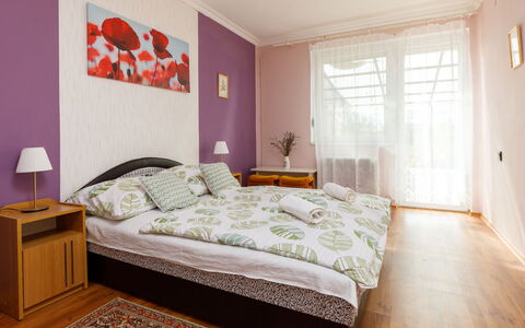 Lien: Mueble, Propiedad, Ventana, Comodidad, Madera, Textil, Diseño De Interiores, Suelo, Piso, Sombra