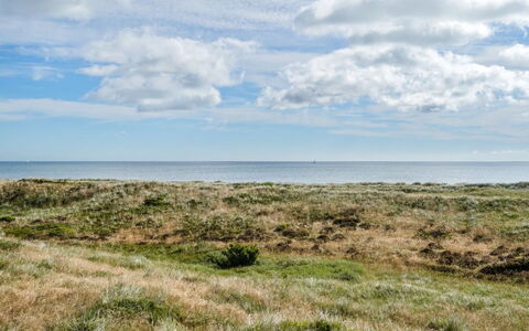 Aletha - 180M from the Sea: Cielo, Azul, Tiempo De Día, Horizonte, Hierba, Nube, Entorno Natural, Ecorregión, Vegetación, Pradera