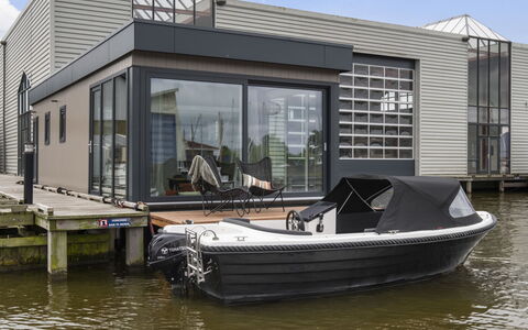 Harboursuite 2 Incl. Motorboot: Agua, Cielo, Barco, Nube, Tiempo De Día, Propiedad, Edificio, Vehículo, Arquitectura, Cuerpo De Agua