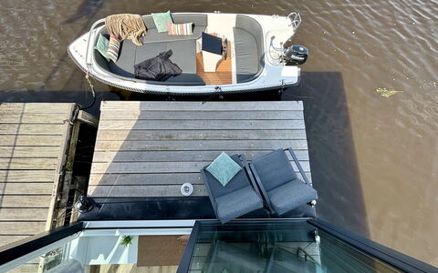 Woudsend 100: Agua, Azur, Watercraft, Arquitectura Naval, Vehículo, Edificio, Barco, Diseño Urbano, Madera, Techo