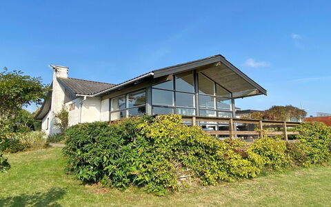 Frithger - 300M from the Sea: Arbusto, Casa, Cabaña, Casa, Techo, El Terreno Del Lote, Área Rural, Inmuebles, Casa De Campo