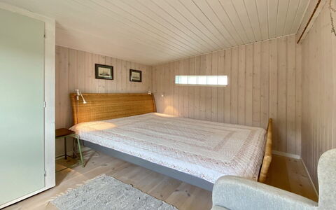Frithger - 300M from the Sea: Piscina, Mueble Para Exteriores, Mueble, Recurso, Losa, Eco Hotel, Sombra, Silla, Ocio, Inmuebles