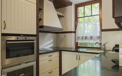 Toscana: Madera, Diseño De Interiores, Gabinetes, Cocina, Piso, Techo, Aparato De Cocina, Casa, Encendiendo, Mostrador