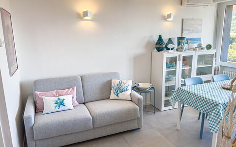 Appartamento La Castellana: Mueble, Propiedad, Sofá, Azul, Azur, Diseño De Interiores, Suelo, Piso, Sala