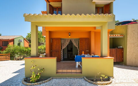 Luli: Planta, Cielo, Edificio, Sombra, Diseño De Interiores, Bienes Raíces, Fachada, Ocio, Casa, Paisaje