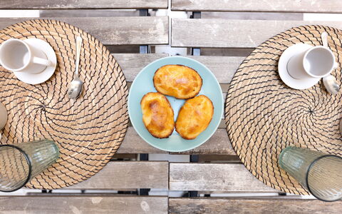 Corte Tiso: Comida, Vajilla, Madera, Vajilla, Ingrediente, Pared, Mesa, Aparato De Cocina, Cocina