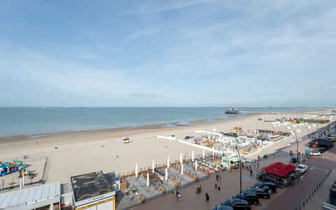 Blankenberge 152: Cielo, Nube, Agua, Playa, Cuerpo De Agua, Vehículo, Horizonte, Coche, Ciudad