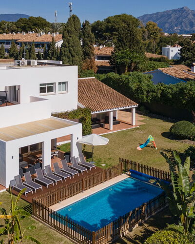 Villa Marina: Piscina, Barrio Residencial, Casa, Casa, Arquitectura, Recurso, Inmuebles, Jardín, Eco Hotel, Paisajismo